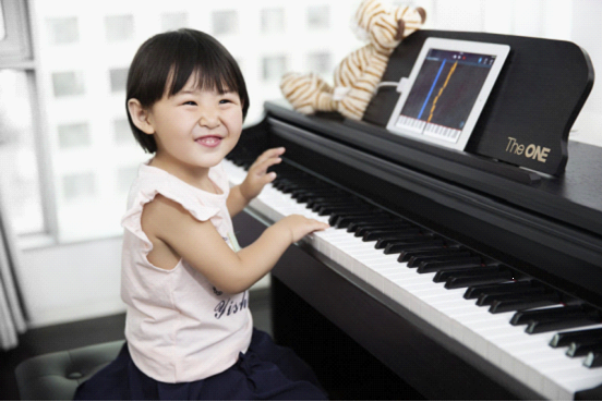 The ONE智能钢琴即将亮相2015亚洲教育装备