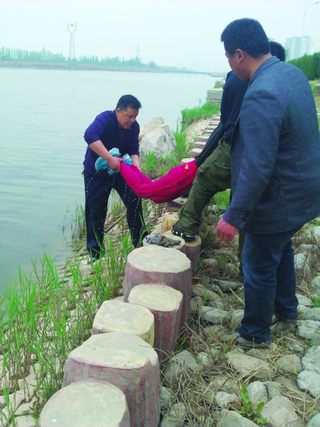 女子水库溺水市民勇敢施救