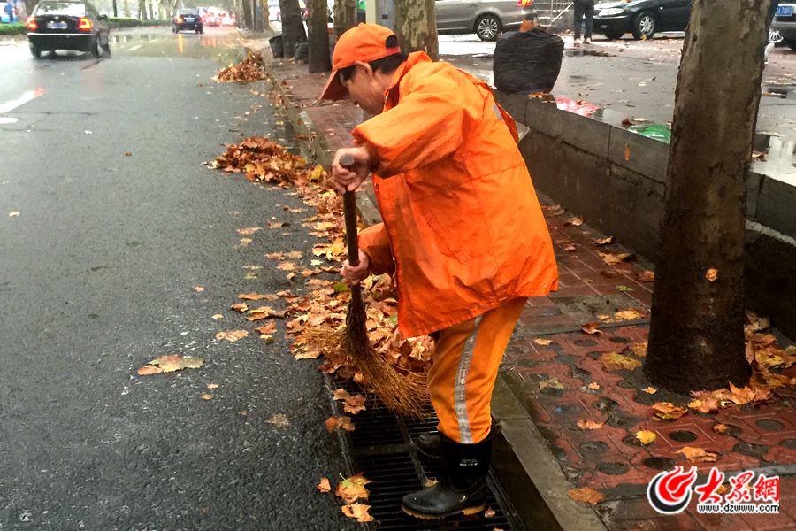 黔东南一次罕见冬季暴雨天气过程水汽分析