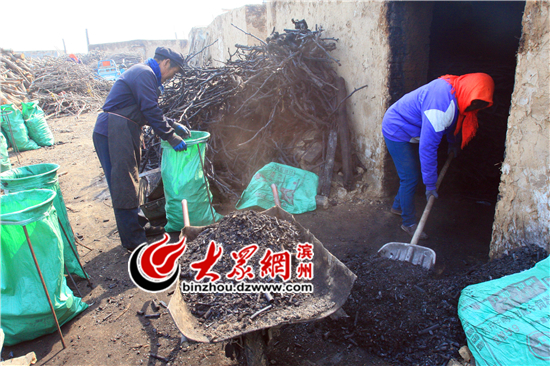 该镇三谷庄,段马村,大宋村等村庄存在多个木炭烧制加工厂,没有任何