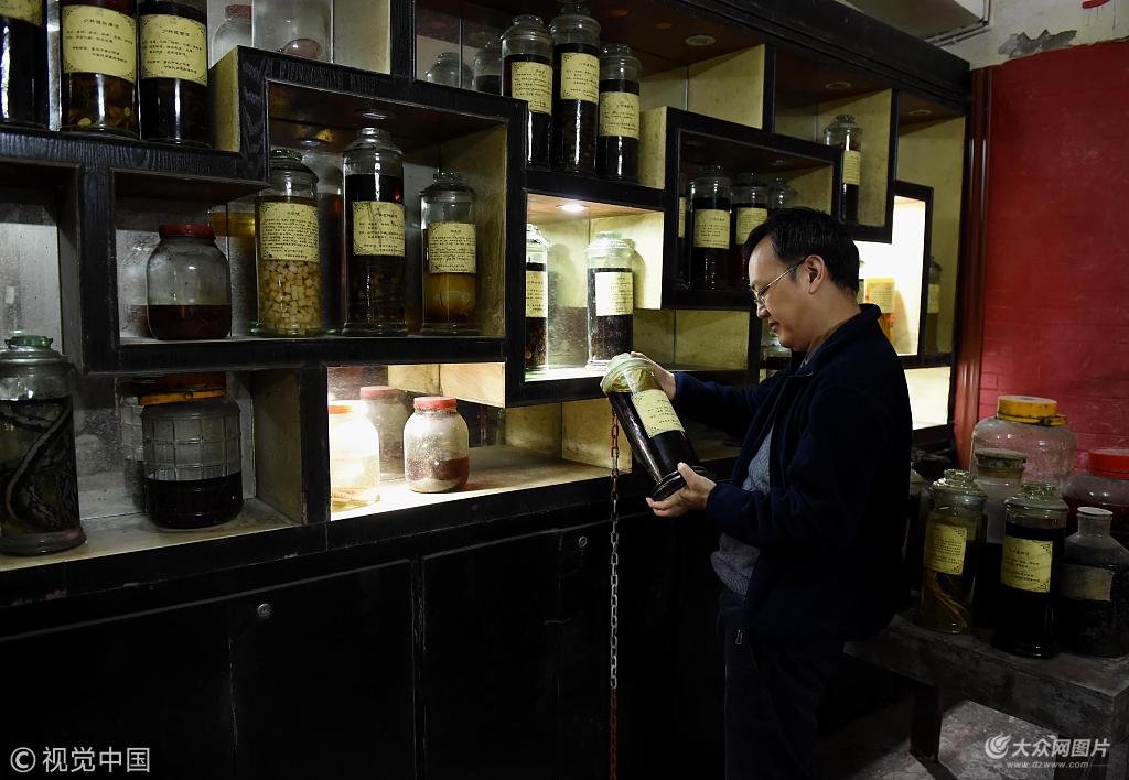 重庆老中医创办中国民间医药博物馆 5万余件藏品展示中医文化