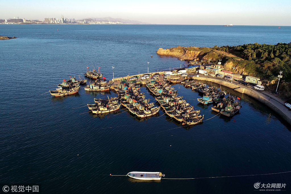 青岛:航拍甘水湾渔港霜降时节如画卷