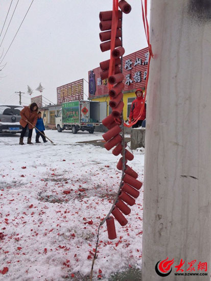 烟花爆竹店 雪景图片