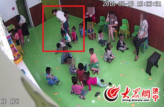 幼师虐童图片图片