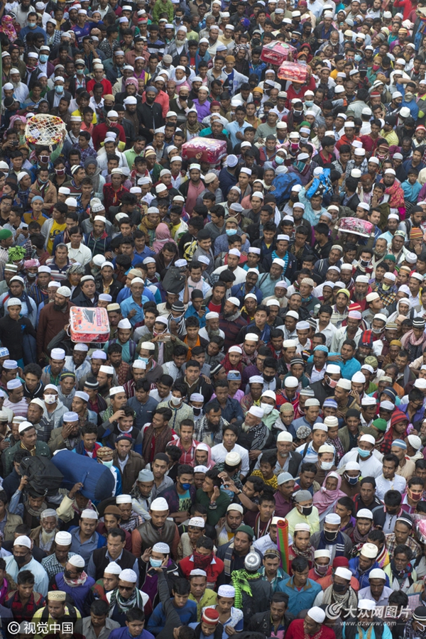 孟加拉国:民众参加宗教大会 回程挤爆火车秒杀春运(组图)
