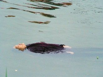 被水淹死的人恐怖图片